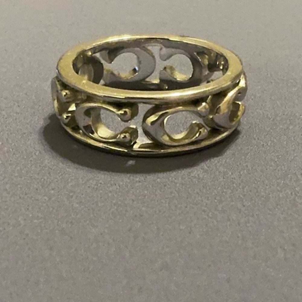 🚨SILVER COACH RING!